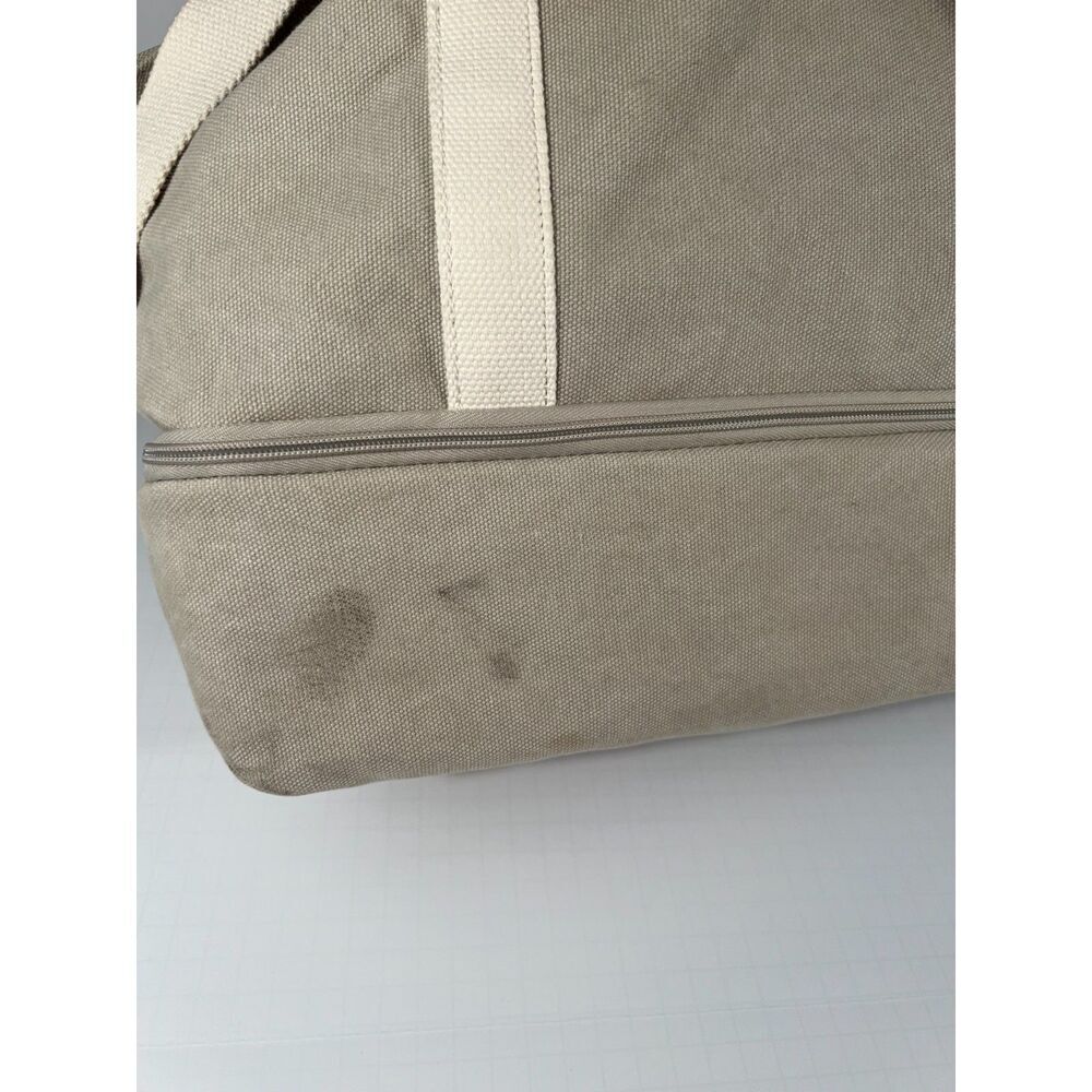 Lo & Sons Cataline Deluxe Small Weekender Bag / Duffel  in Dove Grey - Picture 14 of 15